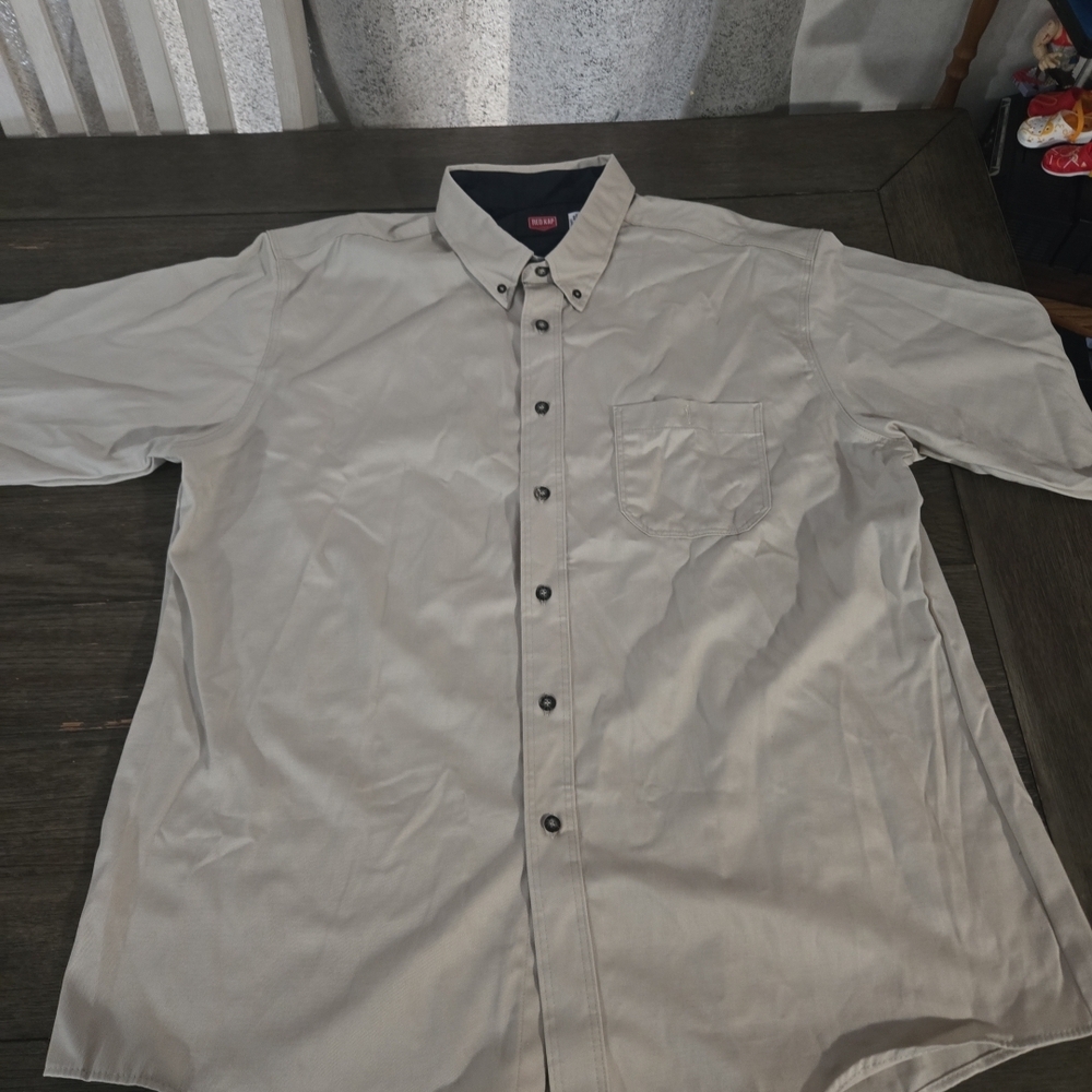 Casual Short-Sleeve Button-Down Shirt — Light Beige / Cream